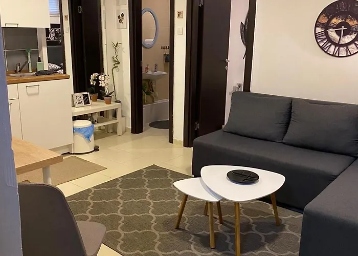 N6 Apartment